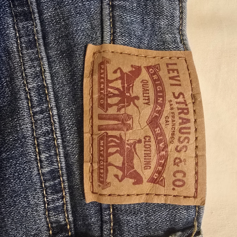 Levi's Distressed Skinny Jeans - Picture 4 of 13